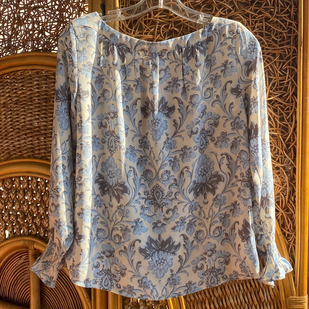 LOFT  Whimsical Vintage Print Blouse Long-sleeve Like New Beautiful - Picture 2 of 12